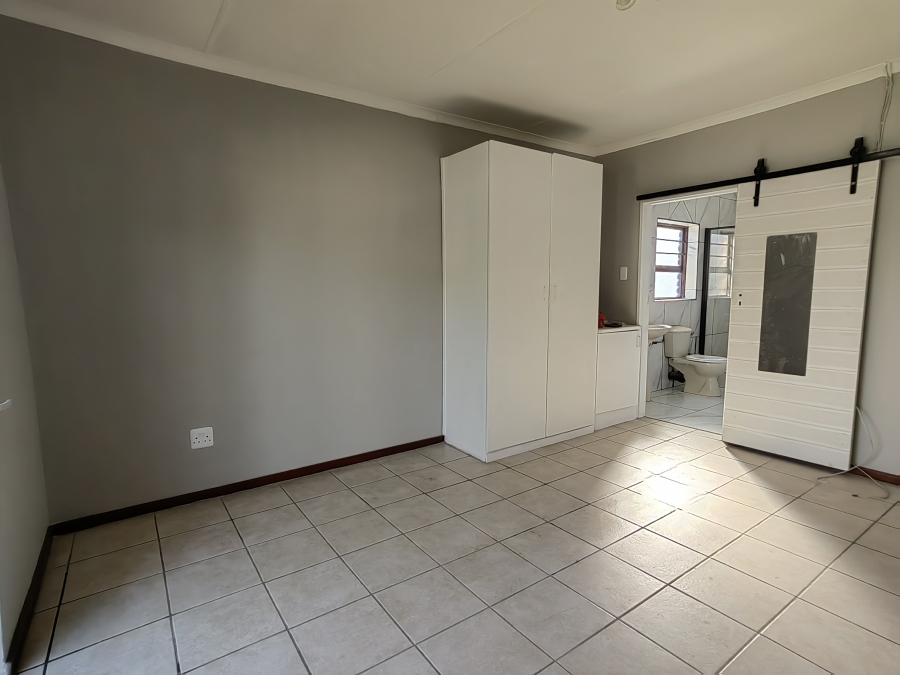 To Let 3 Bedroom Property for Rent in Heiderand Western Cape